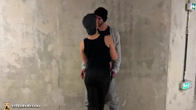 Gorge profonde sur le parking