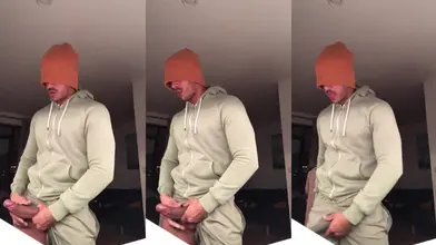 Mate l'énorme queue de ce lascars