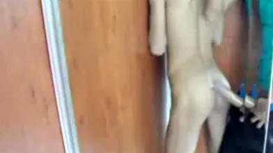 2 étudiants beurs baisent dans les chiottes du bahut