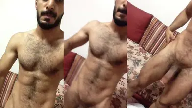 Arabe Tunisien musclé et poilu à poil