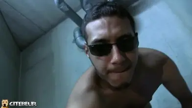 Pris en main par un rebeu macho