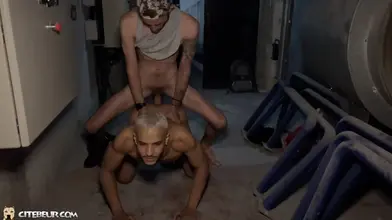 Un bon cul, ça se lâche pas, cousin ! (soft)