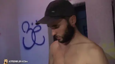 Plan chaud dans une cave d’immeuble