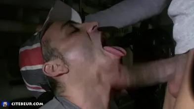 La grosse queue de Farid pour une bouche gourmande