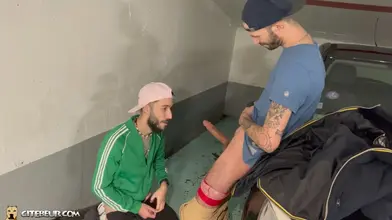 Fellation entre bad boys