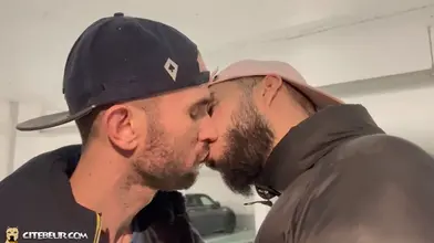 Fellation entre bad boys