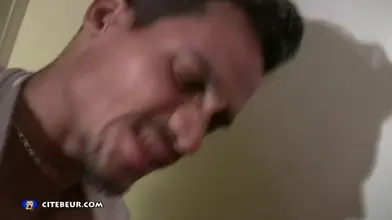 Kabyle bien monté régale un Brésilien