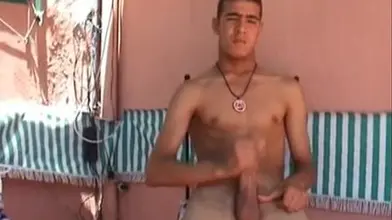 Malik , un hétéro TBM se tape une queue