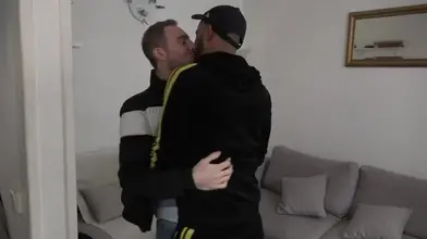 Cul gavé au jus par le zob XXL de Tahar