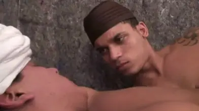 Il kiff la queue d'Amir