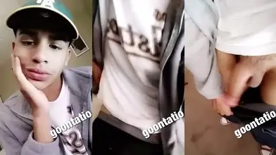 Jeune kaïera montre son zob