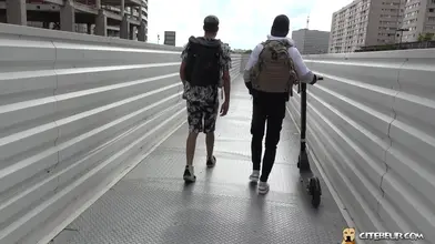 Beau gosse algérien & moment complice