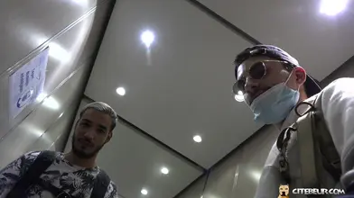 Beau gosse algérien & moment complice