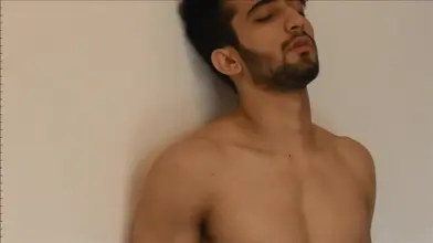 Aspirant mannequin se fait sucer par son photographe