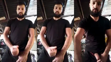 Arabe sexy du moyen orient sort sa bite