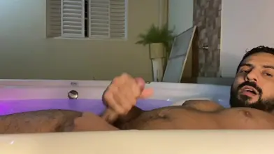 Branle dans le jacuzzi