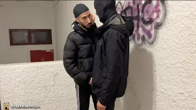 Adoration & musk : aisselles + gorge profonde