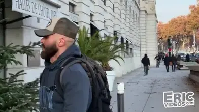 François Sagat baisé par ses hôtes AirBNB