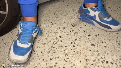 Shelam XXL se fait plaisir sur le parking