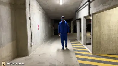 Shelam XXL se fait plaisir sur le parking