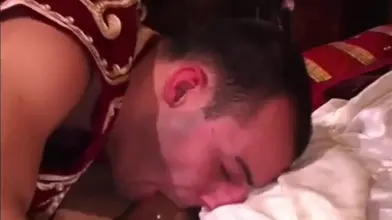 Dépucelé par mon pote