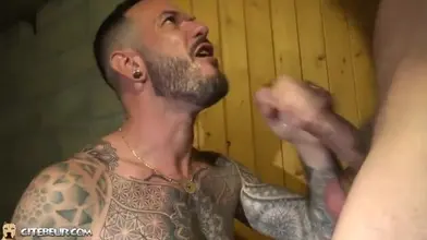 Rencontre intense en sous-sol