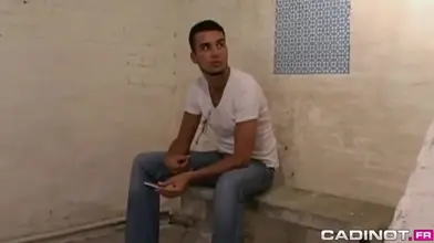 Deux amis maghrébins font l'amour