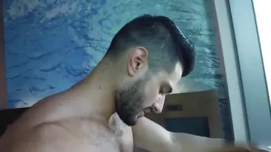 Samy, le beau gosse poilu égyptien baise Angel