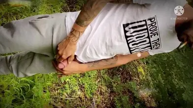 Pause branle et suce sur la route