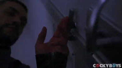 Viens dans ma chambre d'hôtel dans 10 minutes