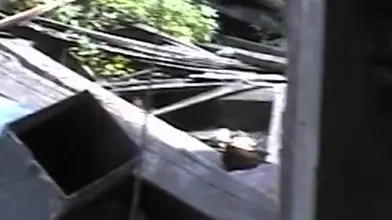 Un jeune homme jouit d'un flip-fucking