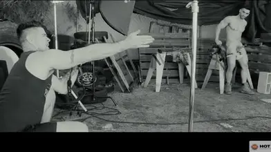 Arad Winwin martèle un jeune athlète