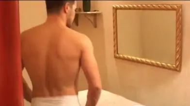 Massage Érotique avec un Bel Arabe