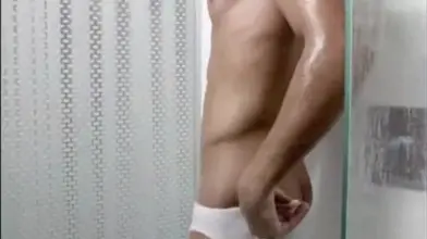 Belle beur jock sous le doucje