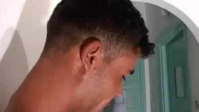 Un Algérien se fait sucer par un JH