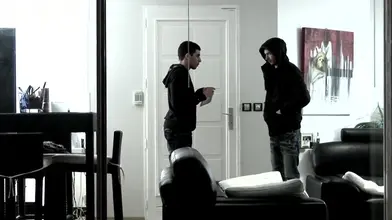 La double équipe de Scred avec le dealer de cannabis du quartier