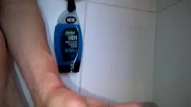 La bite de Farid (se branlant sous la douche)