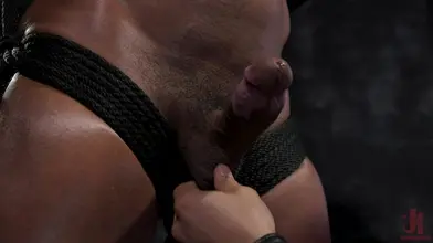 Arad Winwin & Tristan Hunter – Le Daddy Persan Défoncer un Twink