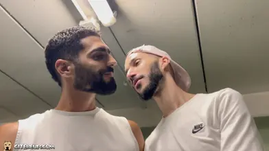 Sexy rebeu, pompé par un zincou - 1ère partie