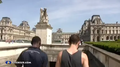 Grosse queue noire pour un petit Français