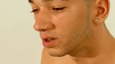 Deux rebeus montent un twink français blond comme une brochette