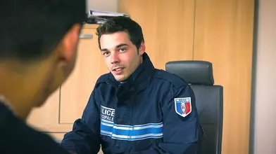 Baisé par un keuf après un plan foireux