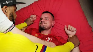 Juste du cul. Pas d’attaches. Pas d’mensonges.