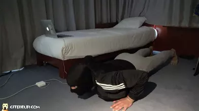 Rebeu masqué en solo