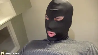 Max Lava prend une barre arabe XXL