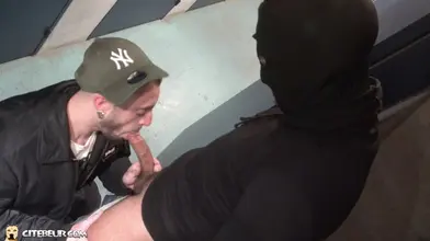 Suce ma grosse bite arabe