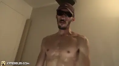 Caillera XXL profite avec son beau rebeu