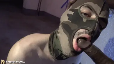 Rebeu Teteur kiffe la grosse teub d’Oumarou