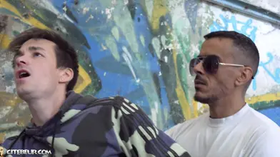 Gémis sur cette grosse bite veineuse