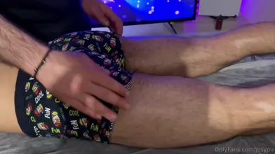 Massage sensuel d’un beau mec arabe (devant & derrière)